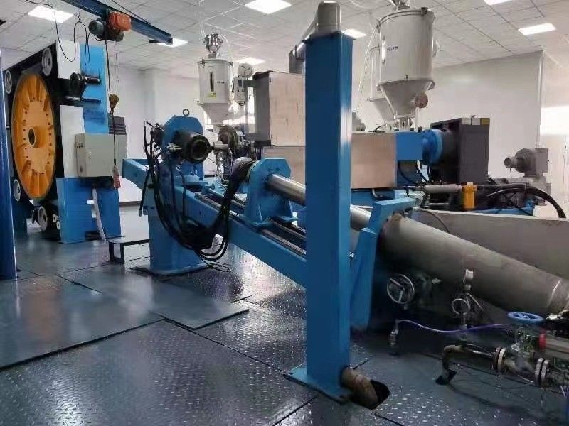 110Kv CCV Makine 3 Katmanlı Co Ekstrüzyon Hattı XLPE Kablosu / Güç Kablosu için 240 M2